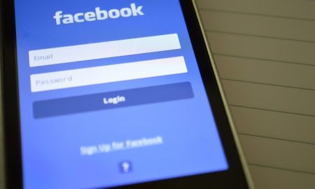 Facebook Tracking News Feed